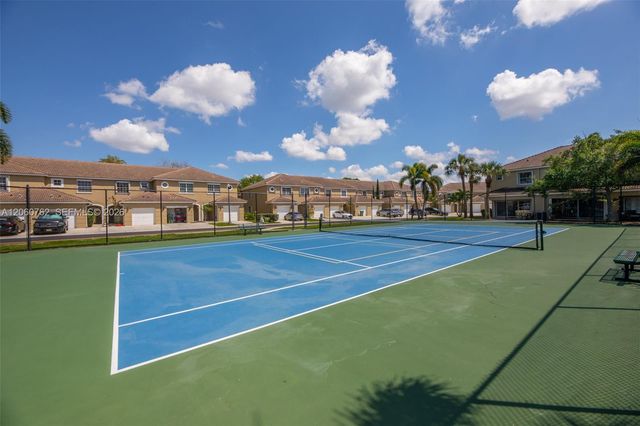 728 SW 122nd Ave, Pembroke Pines, FL 33025