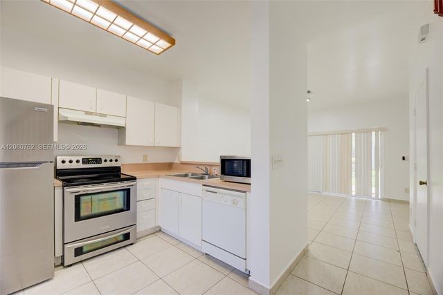 728 SW 122nd Ave, Pembroke Pines, FL 33025