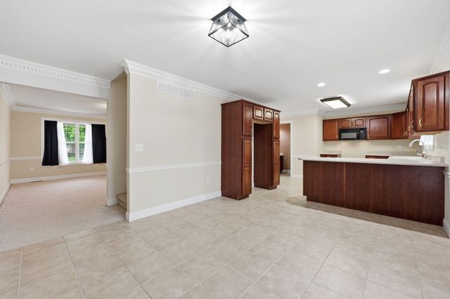 1049 Heathcliff Drive, Richmond, KY 40475