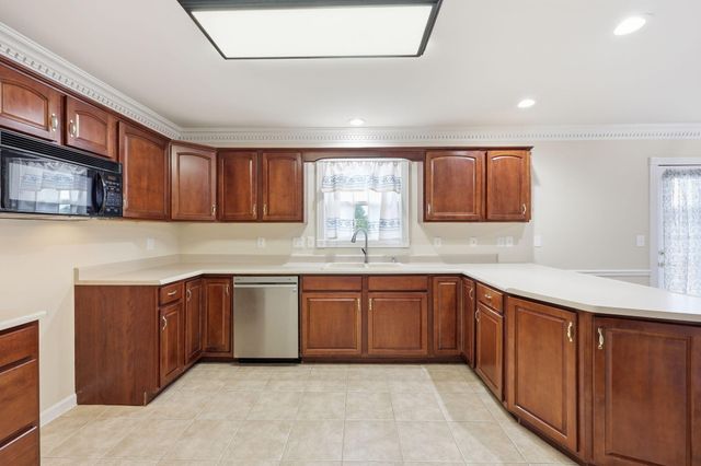 1049 Heathcliff Drive, Richmond, KY 40475