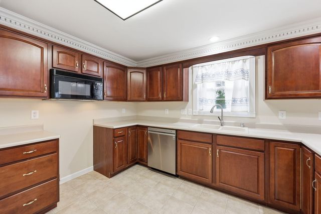 1049 Heathcliff Drive, Richmond, KY 40475