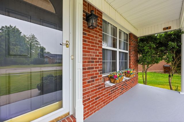 1049 Heathcliff Drive, Richmond, KY 40475