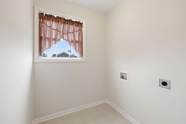 1049 Heathcliff Drive, Richmond, KY 40475
