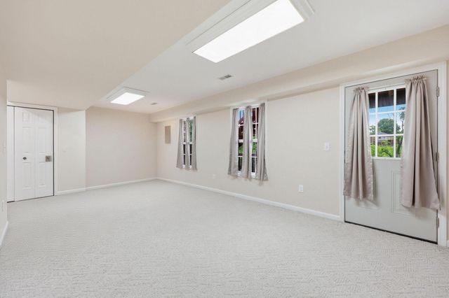 1049 Heathcliff Drive, Richmond, KY 40475