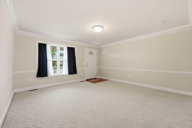 1049 Heathcliff Drive, Richmond, KY 40475