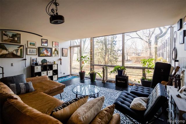 1363 Nicolet Place, Detroit, MI 48207