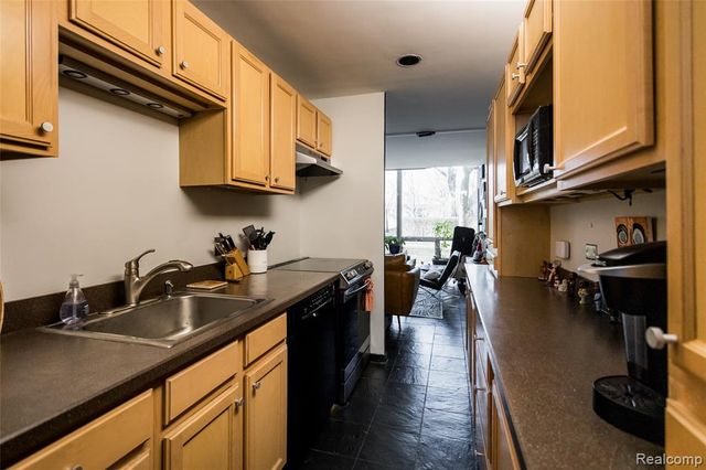 1363 Nicolet Place, Detroit, MI 48207