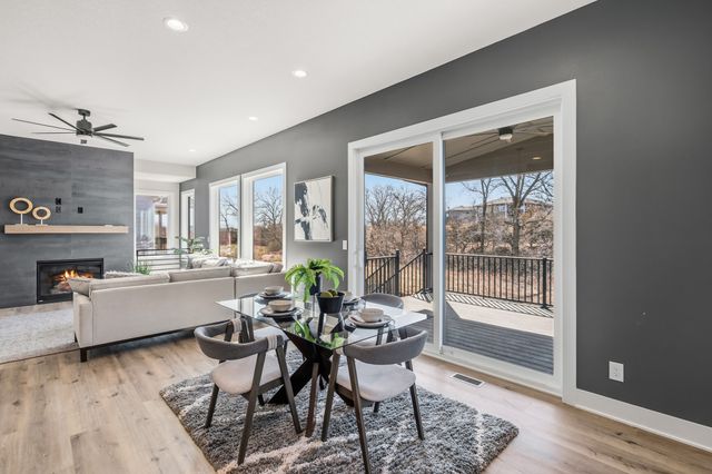 9806 Watermeadow Circle, Johnston, IA 50131