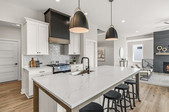 9806 Watermeadow Circle, Johnston, IA 50131