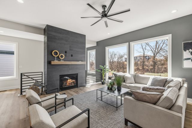 9806 Watermeadow Circle, Johnston, IA 50131