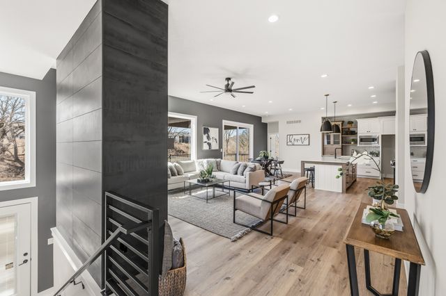 9806 Watermeadow Circle, Johnston, IA 50131