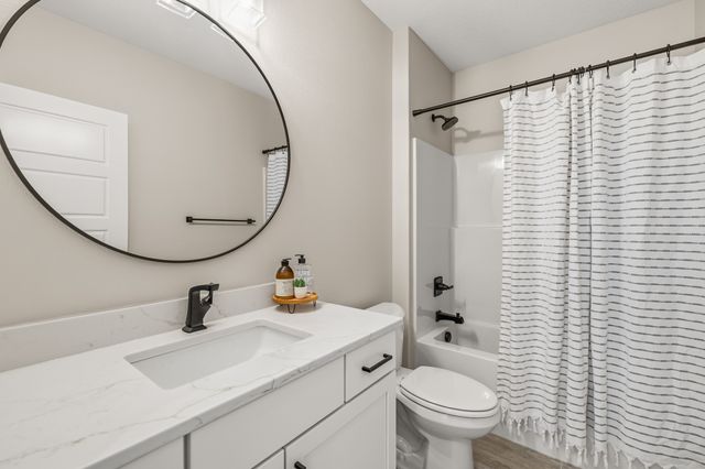 9806 Watermeadow Circle, Johnston, IA 50131