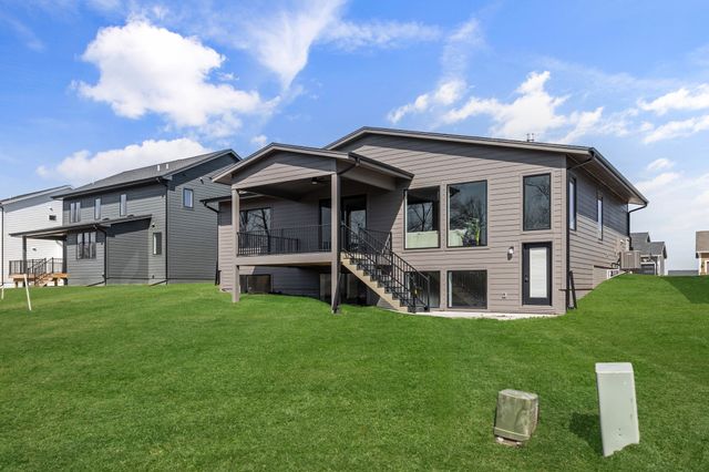 9806 Watermeadow Circle, Johnston, IA 50131