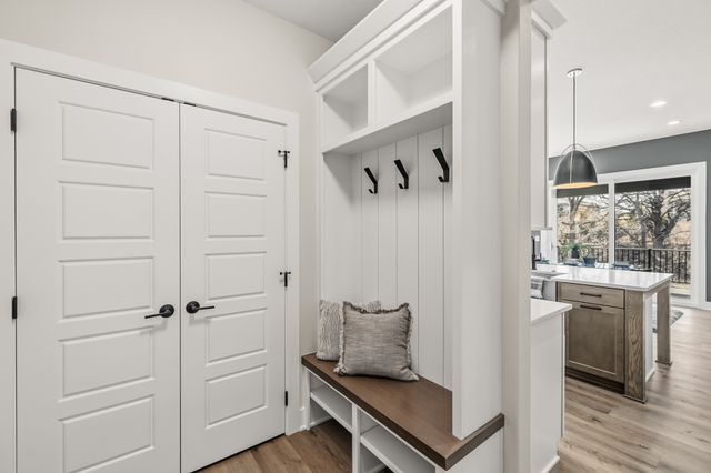 9806 Watermeadow Circle, Johnston, IA 50131