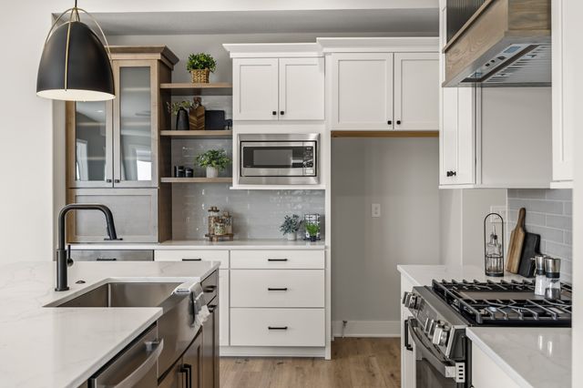 9806 Watermeadow Circle, Johnston, IA 50131