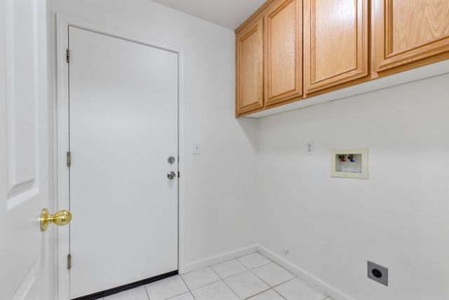 995 W Springer Dr, Turlock, CA 95382