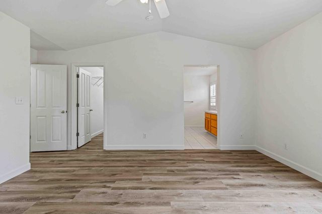 995 W Springer Dr, Turlock, CA 95382