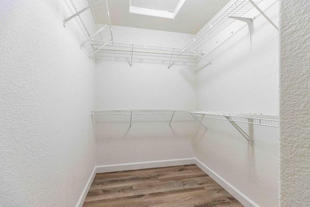 995 W Springer Dr, Turlock, CA 95382