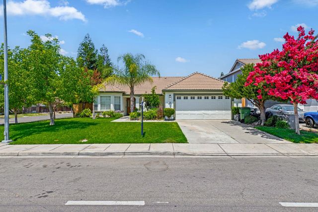 995 W Springer Dr, Turlock, CA 95382