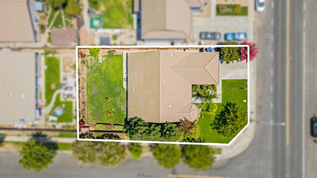 995 W Springer Dr, Turlock, CA 95382