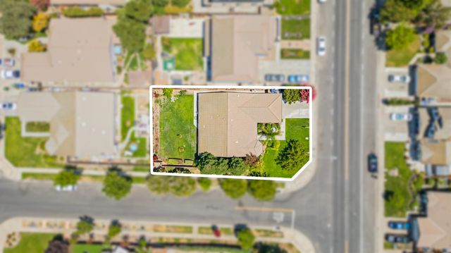 995 W Springer Dr, Turlock, CA 95382