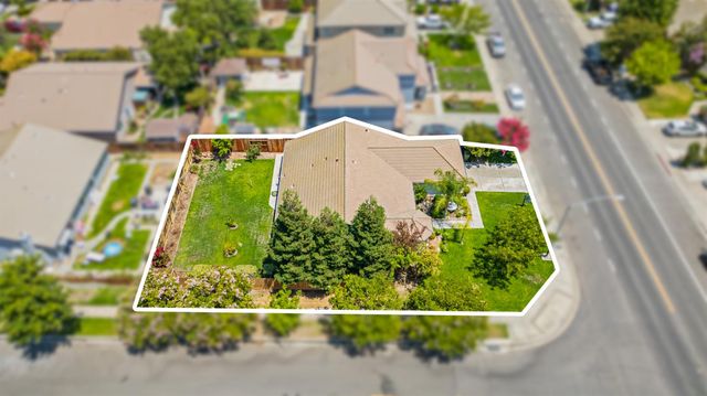 995 W Springer Dr, Turlock, CA 95382