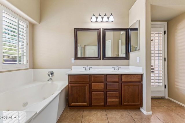 28907 N NOBEL Road, Phoenix, AZ 85085