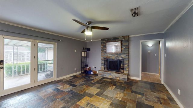 113 E Avenue C, Waxahachie, TX 75165