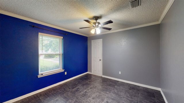 113 E Avenue C, Waxahachie, TX 75165