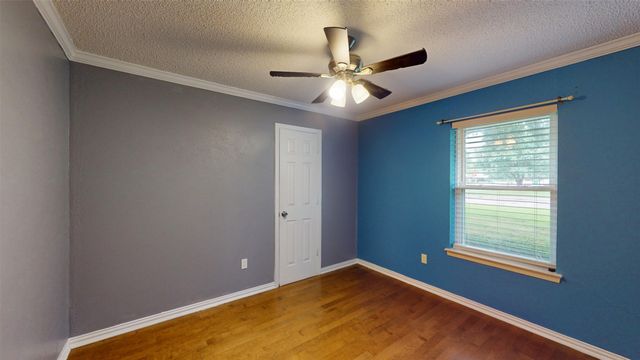 113 E Avenue C, Waxahachie, TX 75165