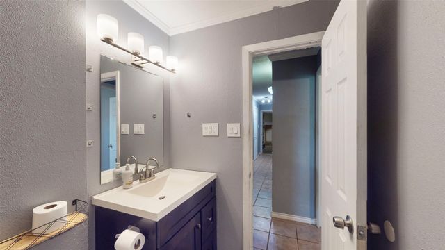 113 E Avenue C, Waxahachie, TX 75165