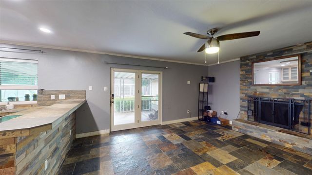 113 E Avenue C, Waxahachie, TX 75165