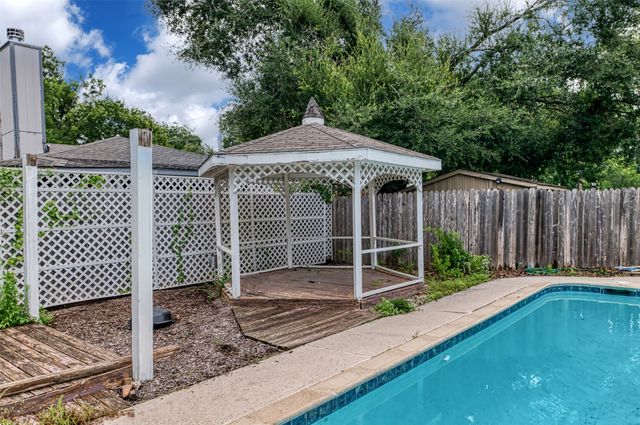 113 E Avenue C, Waxahachie, TX 75165