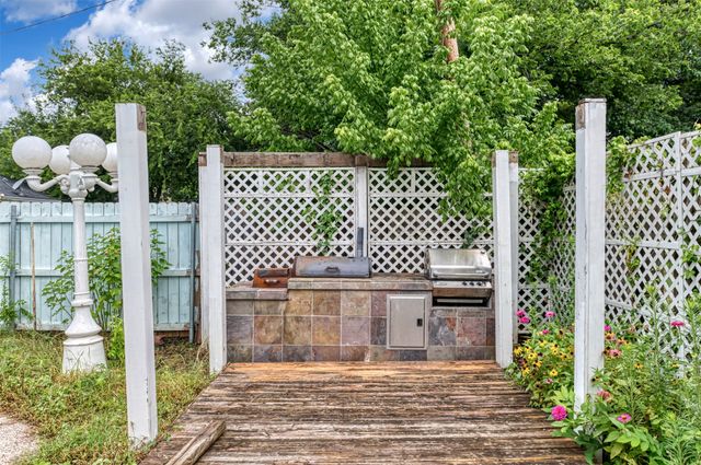 113 E Avenue C, Waxahachie, TX 75165