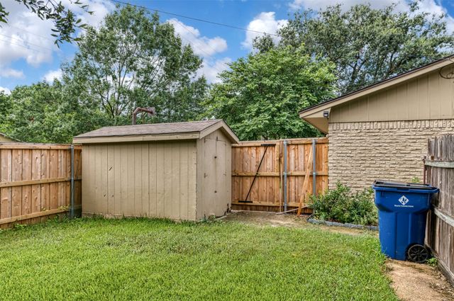 113 E Avenue C, Waxahachie, TX 75165