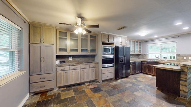 113 E Avenue C, Waxahachie, TX 75165