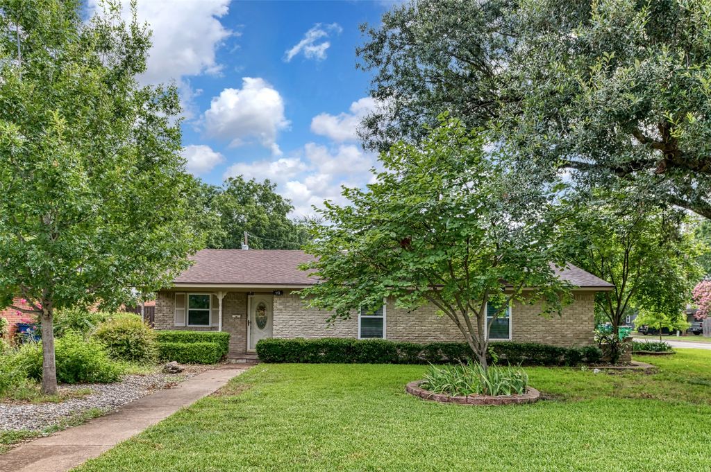 113 E Avenue C, Waxahachie, TX 75165