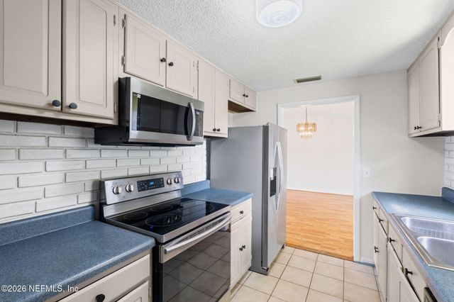 8608 HAMMONDWOOD Road S, Jacksonville, FL 32221