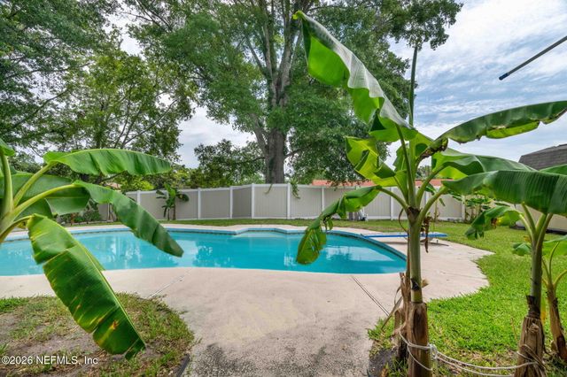 8608 HAMMONDWOOD Road S, Jacksonville, FL 32221