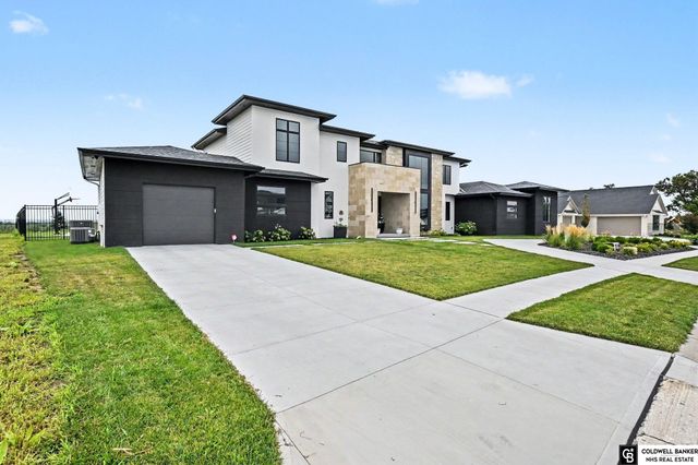 20973 Polk Street, Elkhorn, NE 68022