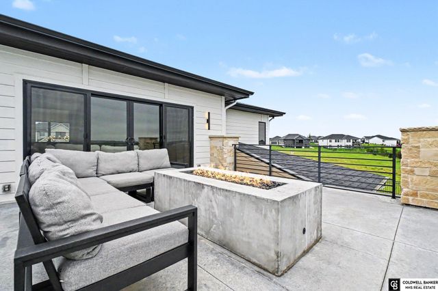 20973 Polk Street, Elkhorn, NE 68022