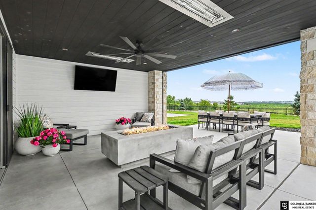 20973 Polk Street, Elkhorn, NE 68022