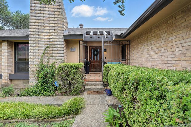4534 Black Walnut Woods, San Antonio, TX 78249