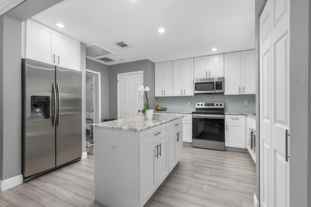 3440 NE 10TH Terrace, Pompano Beach, FL 33064