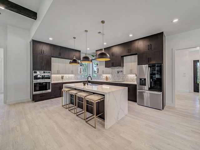 2032 Glenhollow Drive, Weatherford, TX 76088
