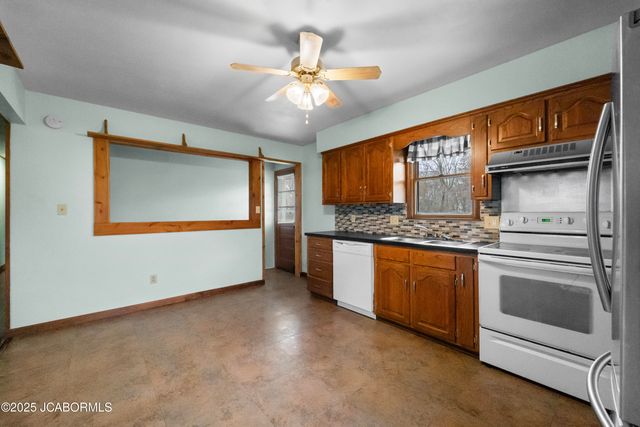 299 HUNTER LANE, Holts Summit, MO 65043