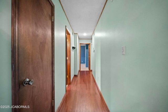 299 HUNTER LANE, Holts Summit, MO 65043