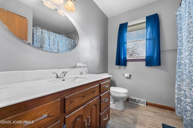 299 HUNTER LANE, Holts Summit, MO 65043