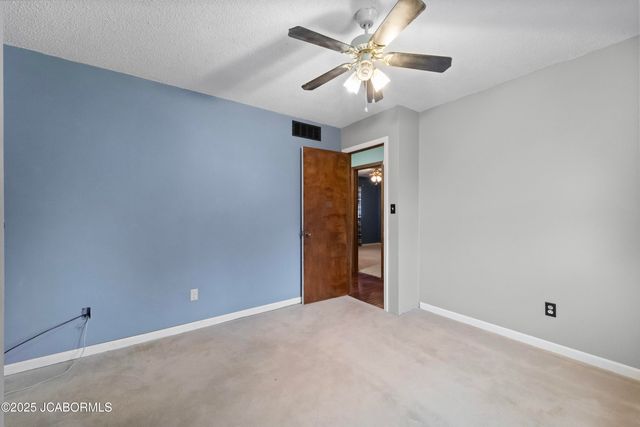 299 HUNTER LANE, Holts Summit, MO 65043