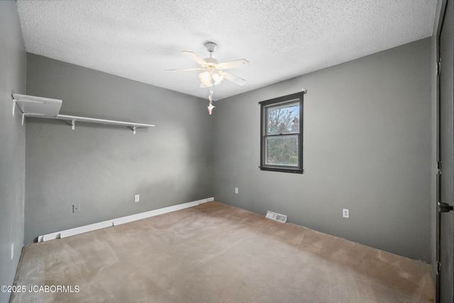 299 HUNTER LANE, Holts Summit, MO 65043